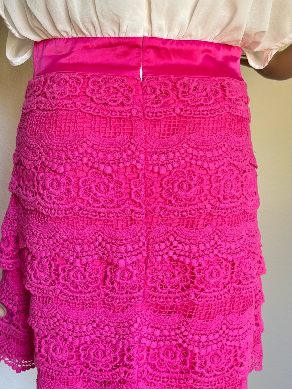 Miami Dress White Top with Hot Pink Embroidered Floral Lace Mini Skirt Small - Picture 10 of 15